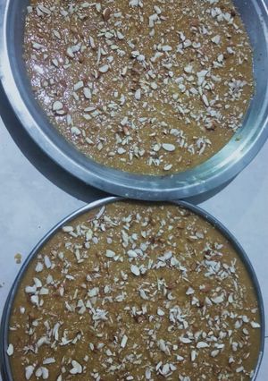 મોહન થાળ (Mohan Thal Recipe In Gujarati) રેસીપી મુખ્ય ફોટો
