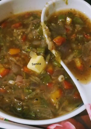 ভেজিটেবল স্যুপ (Vegetable Soup Recipe In Bengali) রেসিপির প্রধান ছবি
