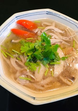 Hình của món Canh chua nấm nấu sấu non.