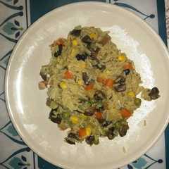 Una foto de Arroz primavera y champiñones