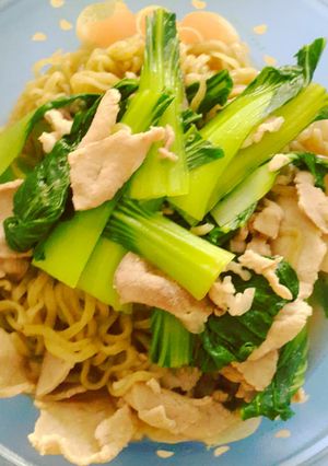 รูปของ บะหมี่ผักอกไก่ซอสเทอริยากิ