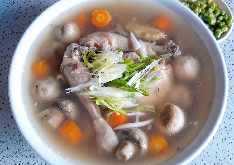 10 Resep: Sup ayam kampung dan jamur yang Bikin Ngiler!