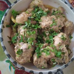 A picture of White chicken Handi.