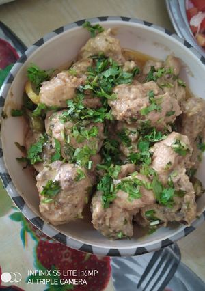 A picture of White chicken Handi.