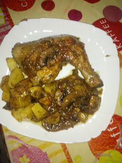 Una foto de Pollo con champiñones en la cecofry 4D