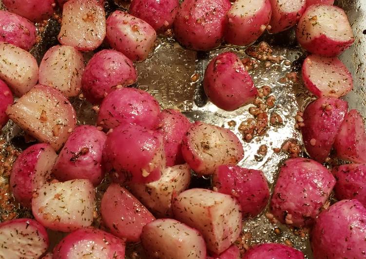 Roasted garlic radishes