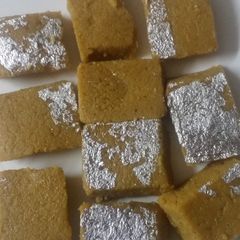 A picture of Fresh Coconut Khoya burfi.