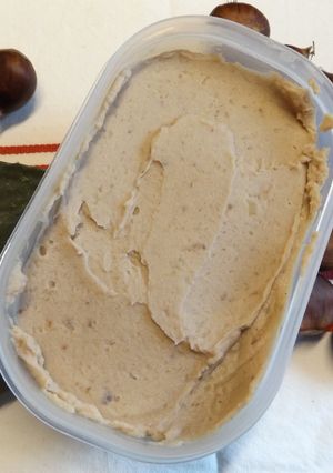 Una foto de Crema de castaña para postres, helados y rellenos
