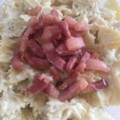 Foto di Farfalle alla crema di zucchine e pancetta croccante