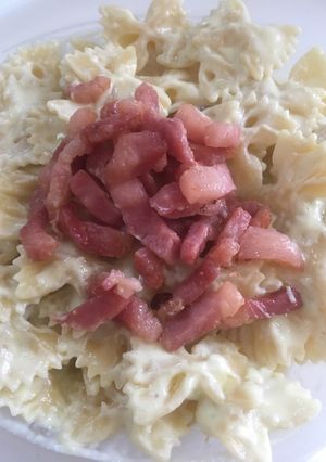 Foto di Farfalle alla crema di zucchine e pancetta croccante