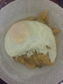 Una foto de Charquicán con huevo frito Allyta