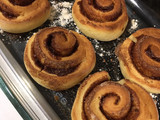 Rollitos de Canela (Cinnamon Rolls)