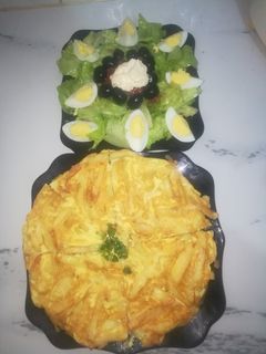 صورة لوصفة فريت (بطاطا مقلية) اوملات وسلاطة