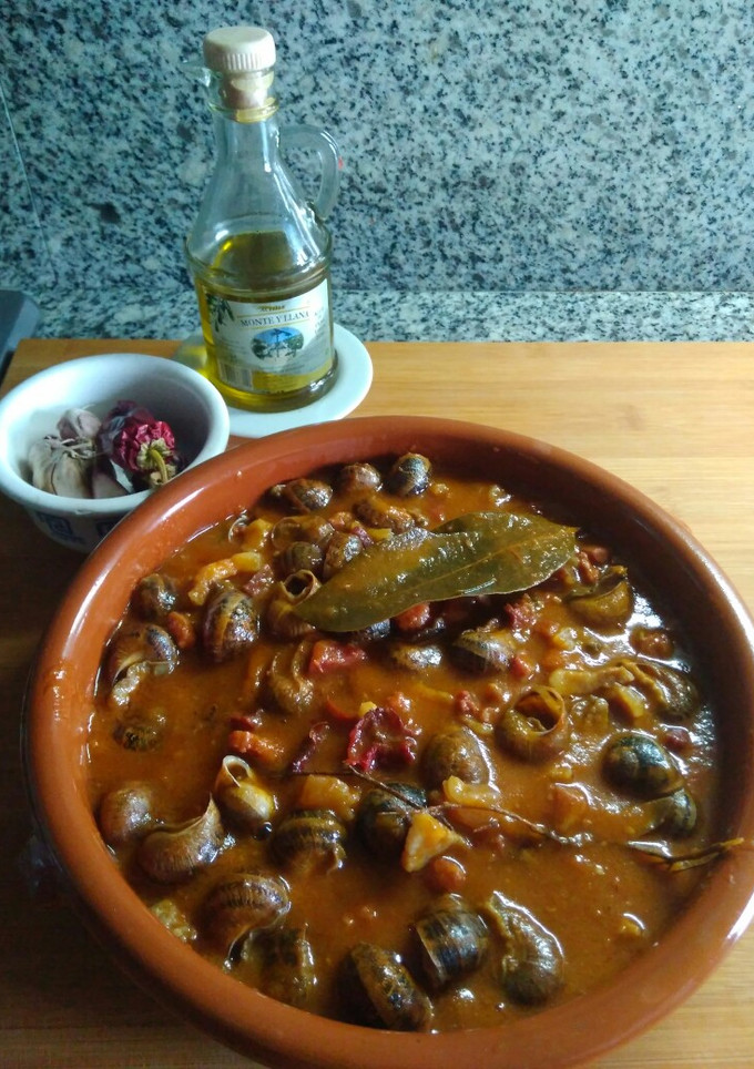 Una foto de Caracoles en salsa