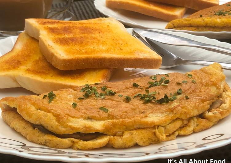 Fluffy Mushroom and Spinach Omelette