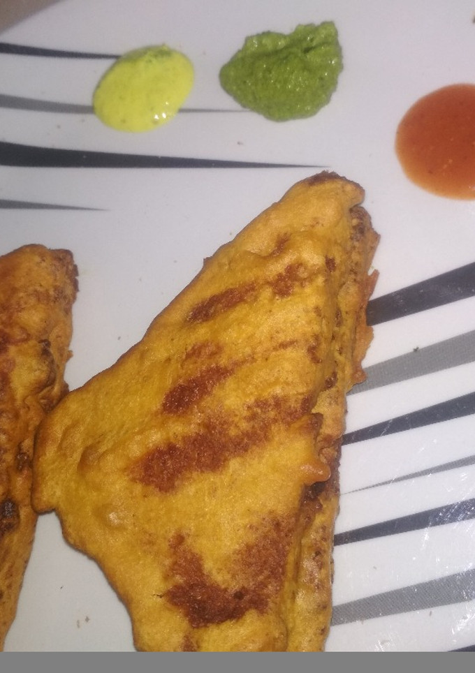 બ્રેડ પકોડા (bread pakoda Recipe in Gujarati) રેસીપી મુખ્ય ફોટો