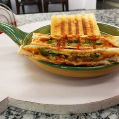 A picture of Crispy and crunchy Sandwich.