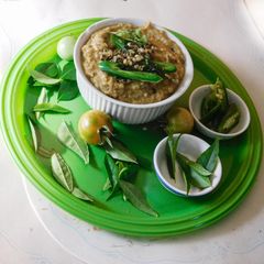 A picture of Green Tomato chutney.