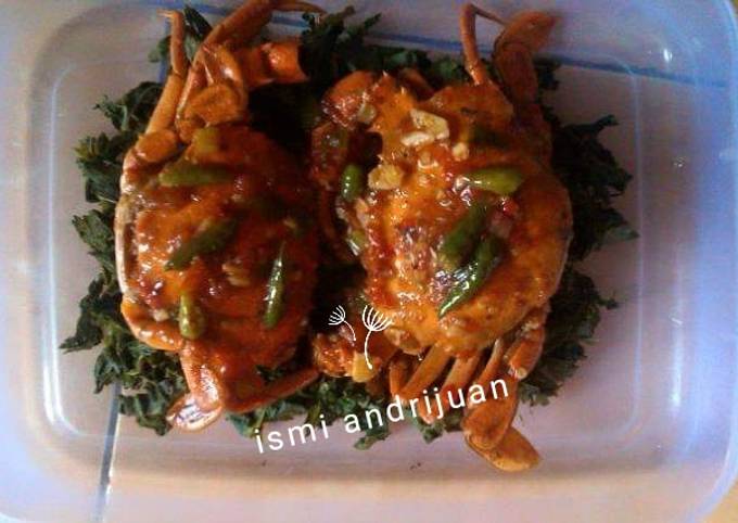 Kepiting daun singkong saus asam manis pedas