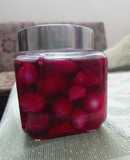 Vinegar onion pickle (sirke wala pyaz)