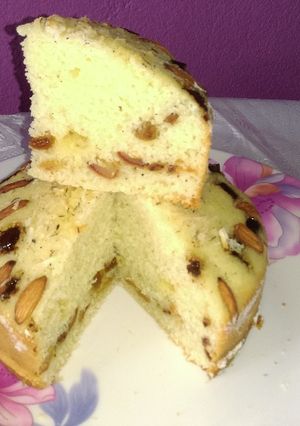 A picture of Sooji ka cake (cooker / no bake).