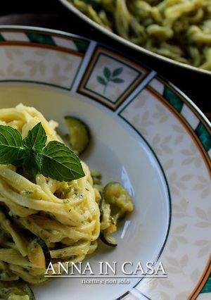Foto di Tagliolini con pesto di zucchine al profumo di menta