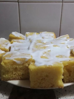 Una foto de Blondies de limón