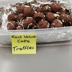 A picture of Red velvet cake truffles.