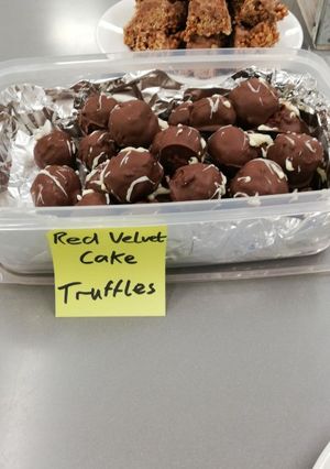 A picture of Red velvet cake truffles.