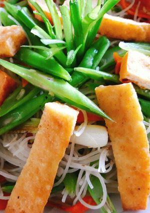 Hình của món Bún gạo xào chay.