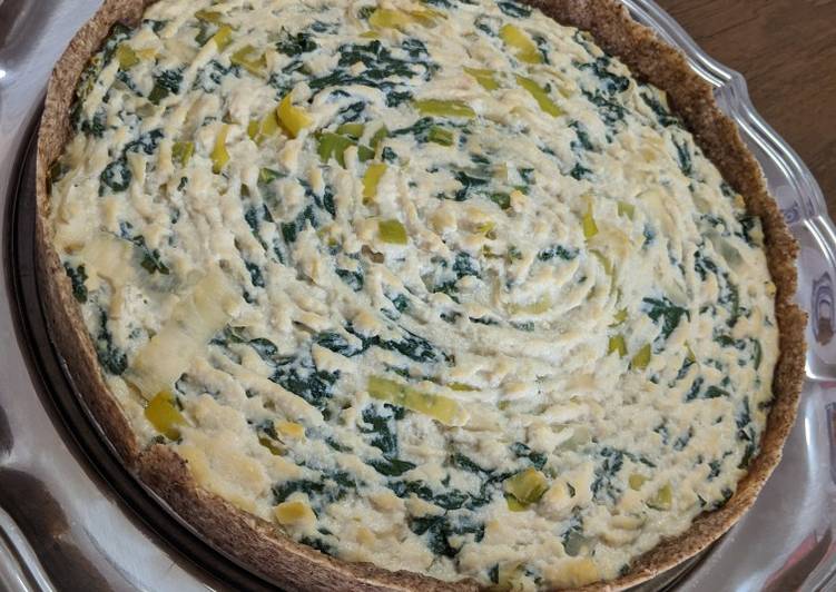 Quiche de espinafre com alho-poró vegana