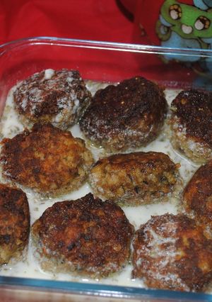 A picture of Persian meatballs with doogh.
