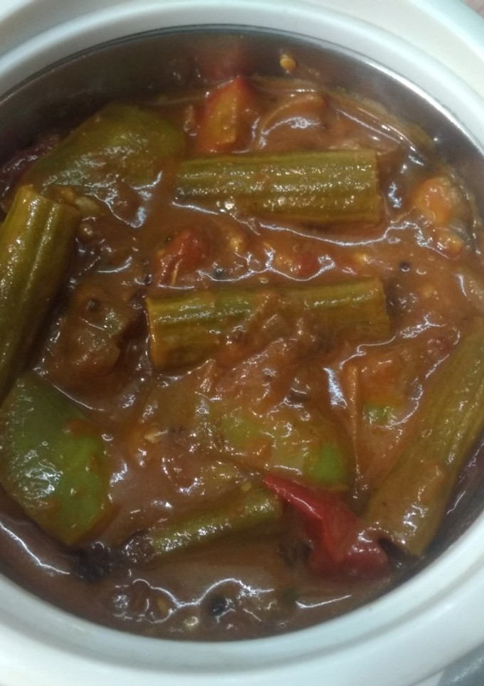 முருங்கைக்காய் கத்திரிக்காய் புளிக்குழம்பு செய்முறை முக்கிய புகைப்படம்
