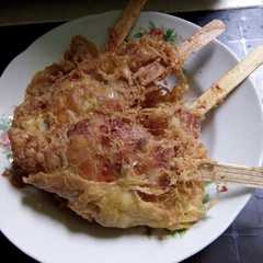 A picture of Sate komoh daging ayam.