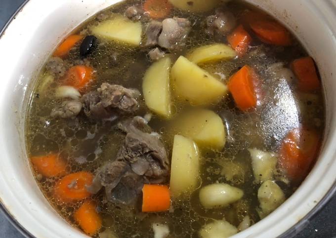 Bagaimana Menyiapkan Oxtail Soup Anti Gagal