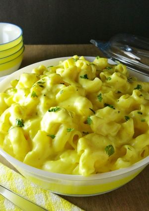 A picture of Mac and Cheese.