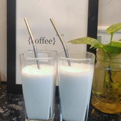 A picture of Vanilla milkshake.
