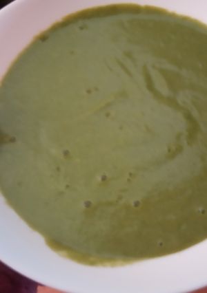 Una foto de Puré de guisantes y espinacas