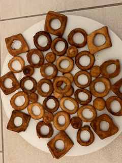 A picture of Sankarpale in Donut shape.