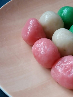 A picture of Hanami Dango.