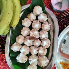 A picture of Ukadiche modak.