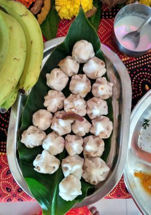 A picture of Ukadiche modak.
