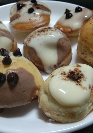 A picture of Choux pastry (Cream puff).