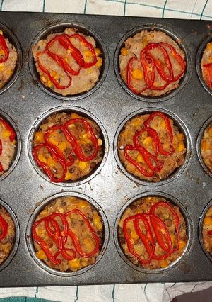 A picture of Veggie cakes with tuna.