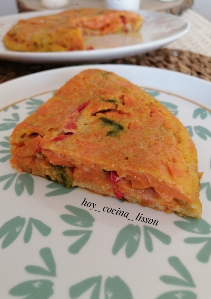 Una foto de Tortilla de boniato con pimientos