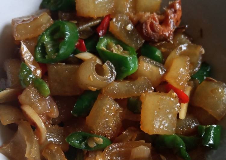 Resep Oseng kikil cabe ijo yang Bikin Ngiler