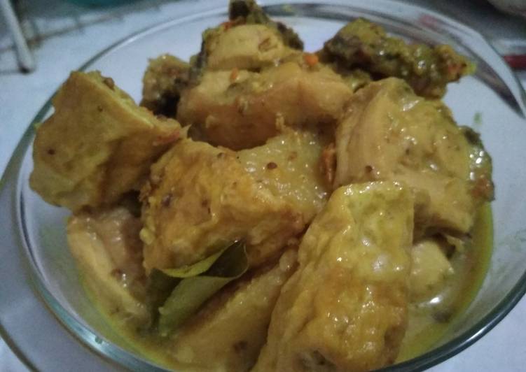 Langkah Mudah untuk Membuat Ayam kentang tahu sayur kuning yang Lezat