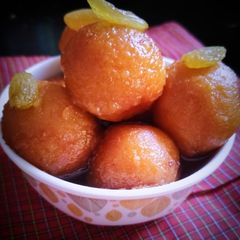 A picture of Bread gulab jamun.