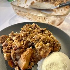 A picture of Apple Crumble.