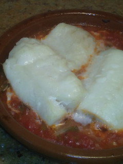Una foto de Bacalao con tomate